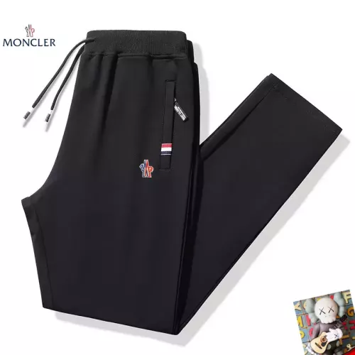 Moncler Pants For Men #1386000