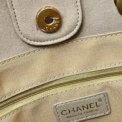 Cheap Chanel AAA Quality Handbags For Women #1386555 Replica Wholesale [$105.00 USD] [ITEM#1386555] on Replica Chanel AAA Quality Handbags