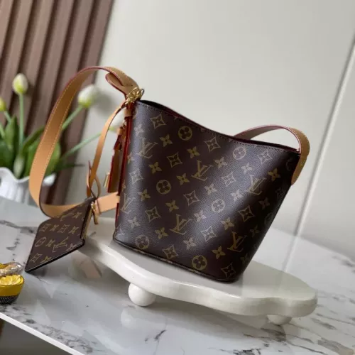 Louis Vuitton AAA Quality Messenger Bags For Women #1387693