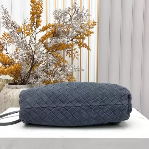 Cheap Bottega Veneta BV AAA Quality Messenger Bags For Women #1388023 Replica Wholesale [$112.00 USD] [ITEM#1388023] on Replica Bottega Veneta BV AAA Quality Messenger Bags