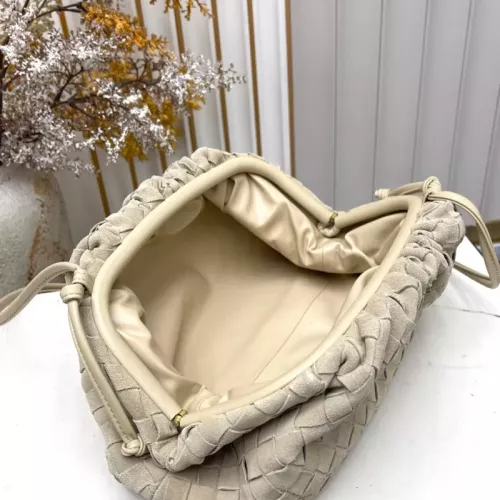 Cheap Bottega Veneta BV AAA Quality Messenger Bags For Women #1388032 Replica Wholesale [$112.00 USD] [ITEM#1388032] on Replica Bottega Veneta BV AAA Quality Messenger Bags