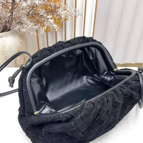 Cheap Bottega Veneta BV AAA Quality Messenger Bags For Women #1388036 Replica Wholesale [$112.00 USD] [ITEM#1388036] on Replica Bottega Veneta BV AAA Quality Messenger Bags