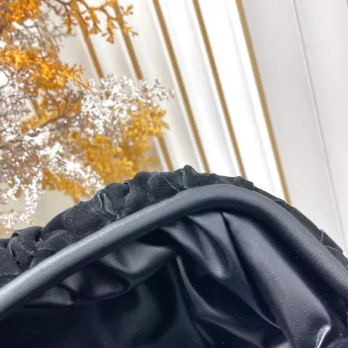 Cheap Bottega Veneta BV AAA Quality Messenger Bags For Women #1388036 Replica Wholesale [$112.00 USD] [ITEM#1388036] on Replica Bottega Veneta BV AAA Quality Messenger Bags