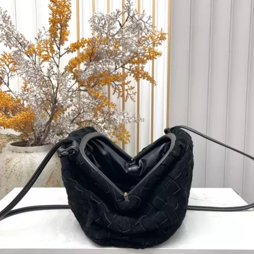 Cheap Bottega Veneta BV AAA Quality Messenger Bags For Women #1388036 Replica Wholesale [$112.00 USD] [ITEM#1388036] on Replica Bottega Veneta BV AAA Quality Messenger Bags