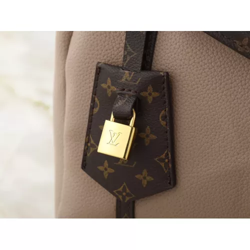 Cheap Louis Vuitton AAA Quality Shoulder Bags For Women #1388437 Replica Wholesale [$68.00 USD] [ITEM#1388437] on Replica Louis Vuitton AAA Quality Shoulder Bags