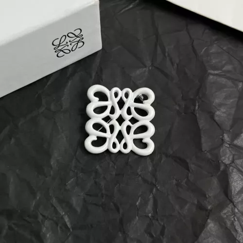 Cheap LOEWE Brooches #1388654 Replica Wholesale [$34.00 USD] [ITEM#1388654] on Replica LOEWE Brooches