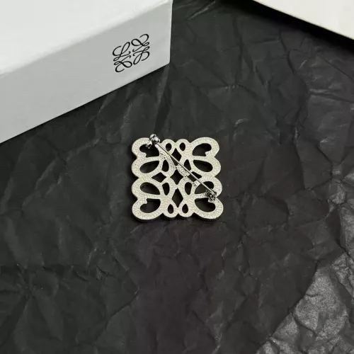 Cheap LOEWE Brooches #1388656 Replica Wholesale [$34.00 USD] [ITEM#1388656] on Replica LOEWE Brooches