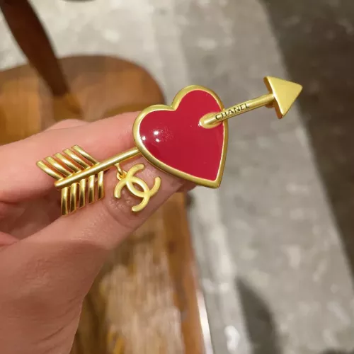 Cheap Chanel Brooches For Women #1388706 Replica Wholesale [$32.00 USD] [ITEM#1388706] on Replica Chanel Brooches