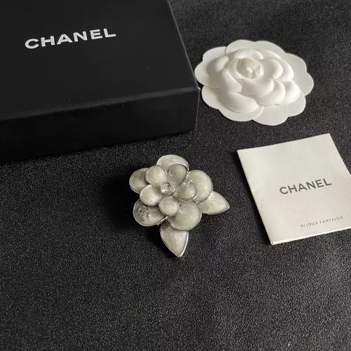 Cheap Chanel Brooches For Women #1389372 Replica Wholesale [$29.00 USD] [ITEM#1389372] on Replica Chanel Brooches