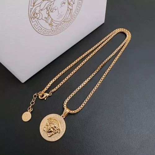 Cheap Versace Necklaces #1389514 Replica Wholesale [$39.00 USD] [ITEM#1389514] on Replica Versace Necklaces