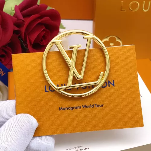Cheap Louis Vuitton LV Brooches #1389752 Replica Wholesale [$29.00 USD] [ITEM#1389752] on Replica Louis Vuitton LV Brooches