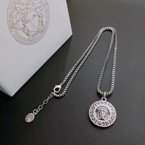 Cheap Versace Necklaces #1390045 Replica Wholesale [$42.00 USD] [ITEM#1390045] on Replica Versace Necklaces