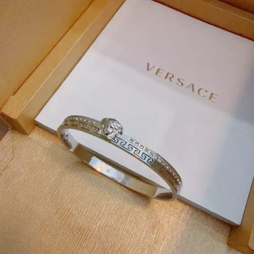 Cheap Versace Bracelets #1390107 Replica Wholesale [$42.00 USD] [ITEM#1390107] on Replica Versace Bracelets