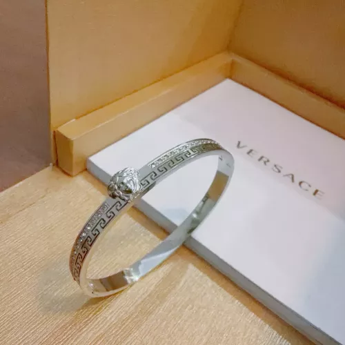 Cheap Versace Bracelets #1390107 Replica Wholesale [$42.00 USD] [ITEM#1390107] on Replica Versace Bracelets
