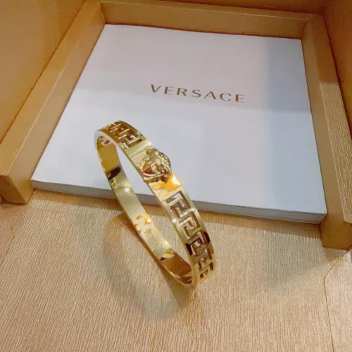 Cheap Versace Bracelets #1390108 Replica Wholesale [$42.00 USD] [ITEM#1390108] on Replica Versace Bracelets