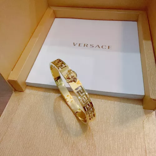Cheap Versace Bracelets #1390108 Replica Wholesale [$42.00 USD] [ITEM#1390108] on Replica Versace Bracelets