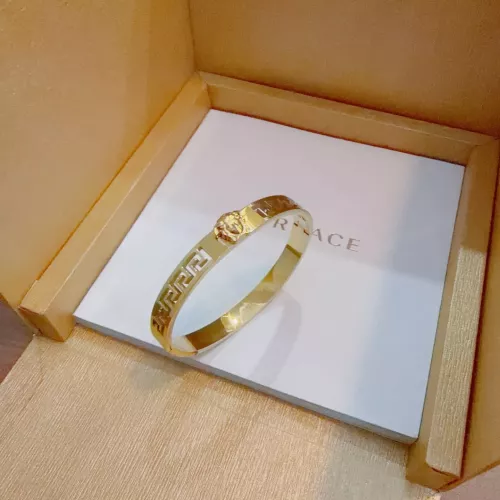 Cheap Versace Bracelets #1390108 Replica Wholesale [$42.00 USD] [ITEM#1390108] on Replica Versace Bracelets