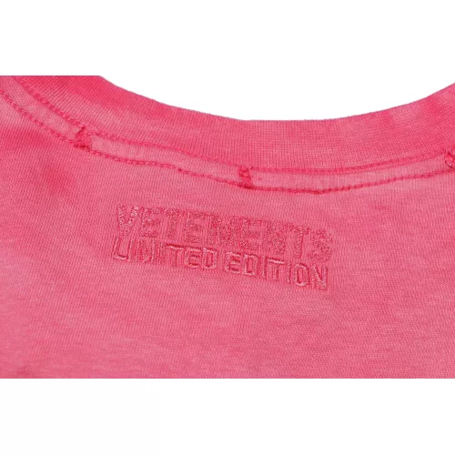 Cheap VETEMENTS T-Shirts Short Sleeved For Unisex #1390234 Replica Wholesale [$40.00 USD] [ITEM#1390234] on Replica VETEMENTS T-Shirts