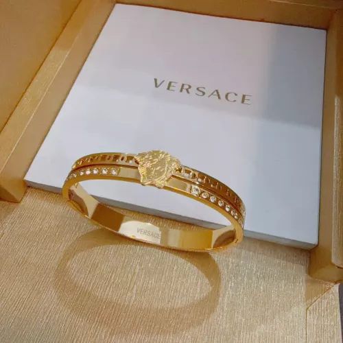 Cheap Versace Bracelets #1390242 Replica Wholesale [$42.00 USD] [ITEM#1390242] on Replica Versace Bracelets