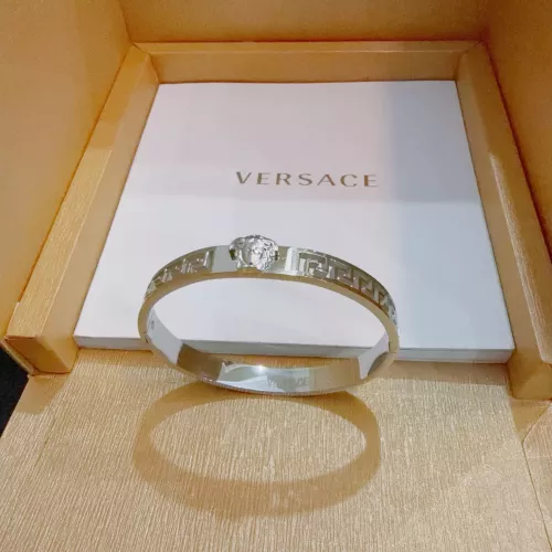Cheap Versace Bracelets #1390248 Replica Wholesale [$42.00 USD] [ITEM#1390248] on Replica Versace Bracelets