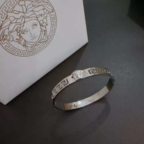 Cheap Versace Bracelets #1390248 Replica Wholesale [$42.00 USD] [ITEM#1390248] on Replica Versace Bracelets