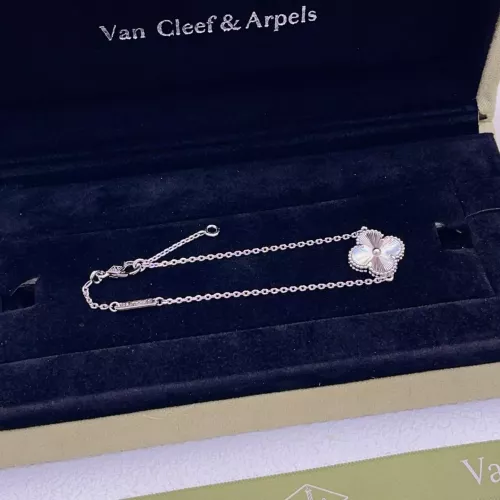 Cheap Van Cleef &amp; Arpels Bracelets For Women #1390347 Replica Wholesale [$25.00 USD] [ITEM#1390347] on Replica Van Cleef &amp; Arpels Bracelets