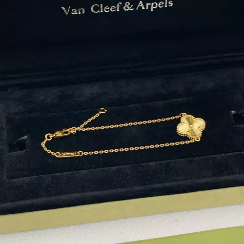 Cheap Van Cleef &amp; Arpels Bracelets For Women #1390349 Replica Wholesale [$25.00 USD] [ITEM#1390349] on Replica Van Cleef &amp; Arpels Bracelets