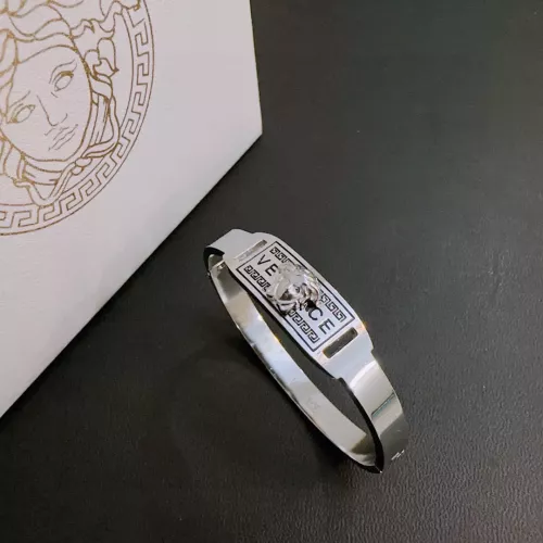 Cheap Versace Bracelets #1390380 Replica Wholesale [$42.00 USD] [ITEM#1390380] on Replica Versace Bracelets