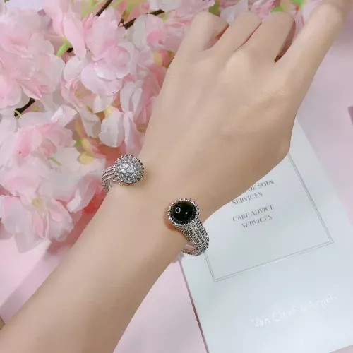 Cheap Van Cleef &amp; Arpels Bracelets For Women #1390410 Replica Wholesale [$39.00 USD] [ITEM#1390410] on Replica Van Cleef &amp; Arpels Bracelets