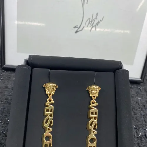 Cheap Versace Earrings For Women #1390667 Replica Wholesale [$32.00 USD] [ITEM#1390667] on Replica Versace Earrings