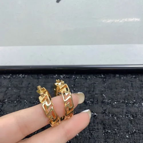 Cheap Versace Earrings For Women #1390668 Replica Wholesale [$32.00 USD] [ITEM#1390668] on Replica Versace Earrings