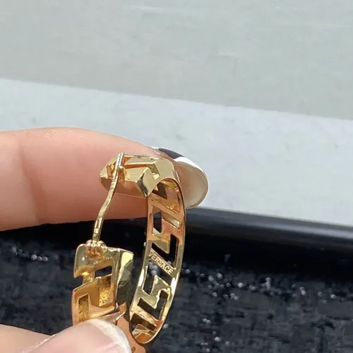 Cheap Versace Earrings For Women #1390668 Replica Wholesale [$32.00 USD] [ITEM#1390668] on Replica Versace Earrings