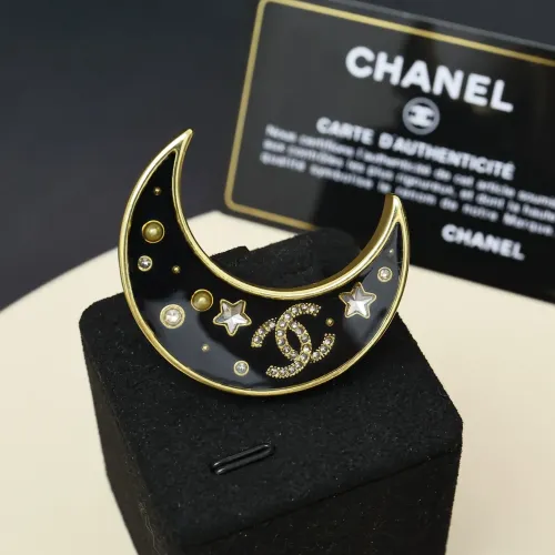 Chanel Brooches For Women #1390736