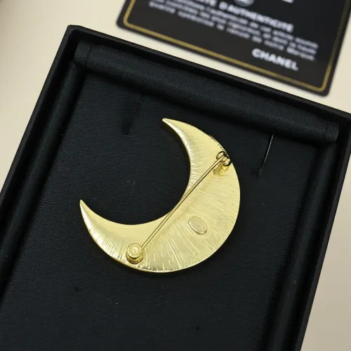 Cheap Chanel Brooches For Women #1390736 Replica Wholesale [$27.00 USD] [ITEM#1390736] on Replica Chanel Brooches