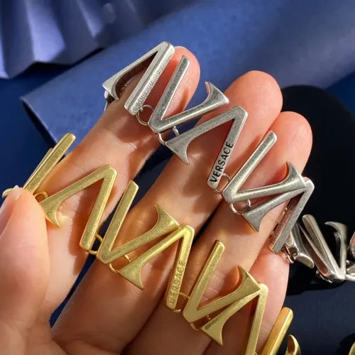 Cheap Versace Bracelets #1390925 Replica Wholesale [$32.00 USD] [ITEM#1390925] on Replica Versace Bracelets