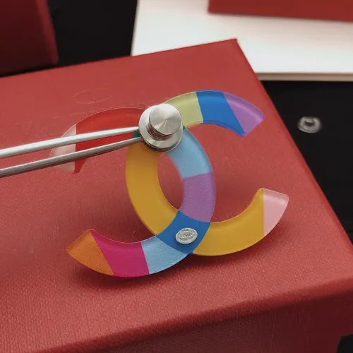 Cheap Chanel Brooches For Women #1390977 Replica Wholesale [$29.00 USD] [ITEM#1390977] on Replica Chanel Brooches