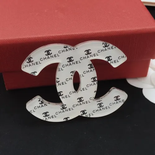 Chanel Brooches For Women #1390984