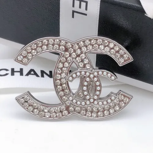 Chanel Brooches For Women #1390995