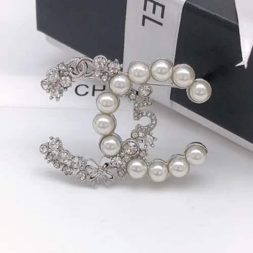 Chanel Brooches For Women #1390996