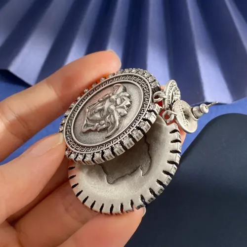 Cheap Versace Earrings For Women #1391006 Replica Wholesale [$34.00 USD] [ITEM#1391006] on Replica Versace Earrings