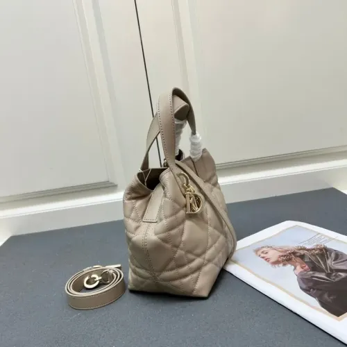 Cheap Christian Dior AAA Quality Handbags For Women #1392142 Replica Wholesale [$102.00 USD] [ITEM#1392142] on Replica Christian Dior AAA Quality Handbags