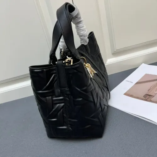Cheap Christian Dior AAA Quality Handbags For Women #1392153 Replica Wholesale [$132.00 USD] [ITEM#1392153] on Replica Christian Dior AAA Quality Handbags