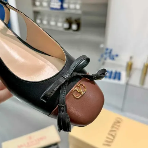 Cheap Valentino Sandal For Women #1392874 Replica Wholesale [$102.00 USD] [ITEM#1392874] on Replica Valentino Sandal