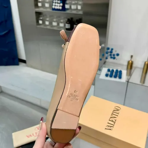 Cheap Valentino Flat Shoes For Women #1392879 Replica Wholesale [$105.00 USD] [ITEM#1392879] on Replica Valentino Flat Shoes