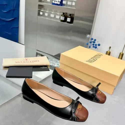Cheap Valentino Flat Shoes For Women #1392880 Replica Wholesale [$105.00 USD] [ITEM#1392880] on Replica Valentino Flat Shoes