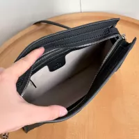 Cheap Gucci AAA Quality Messenger Bags For Women #1382108 Replica Wholesale [$68.00 USD] [ITEM#1382108] on Replica Gucci AAA Quality Messenger Bags