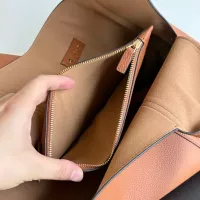 Cheap Gucci AAA Quality Handbags For Women #1382155 Replica Wholesale [$92.00 USD] [ITEM#1382155] on Replica Gucci AAA Quality Handbags