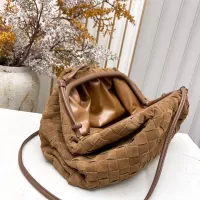 Cheap Bottega Veneta BV AAA Quality Messenger Bags For Women #1388014 Replica Wholesale [$112.00 USD] [ITEM#1388014] on Replica Bottega Veneta BV AAA Quality Messenger Bags