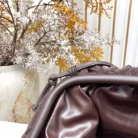 Cheap Bottega Veneta BV AAA Quality Messenger Bags For Women #1388017 Replica Wholesale [$112.00 USD] [ITEM#1388017] on Replica Bottega Veneta BV AAA Quality Messenger Bags