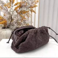 Cheap Bottega Veneta BV AAA Quality Messenger Bags For Women #1388017 Replica Wholesale [$112.00 USD] [ITEM#1388017] on Replica Bottega Veneta BV AAA Quality Messenger Bags